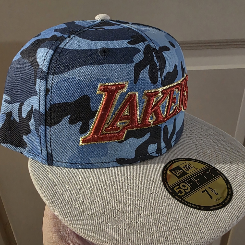 Los Angeles Lakers Blue Camo 59FIFTY Fitted Hat 7 5/8 Brand New with stickers